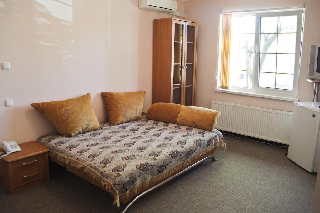 Cowboy Hotel Odessa Room photo